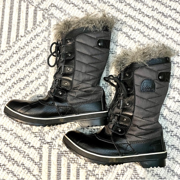 Sorel Women's Tofino II Black Faux Fur-Lined Waterproof Winter Boots - Size 7 - Picture 3 of 16